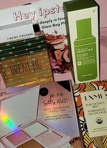 Meet your Posher, Makeup lovers